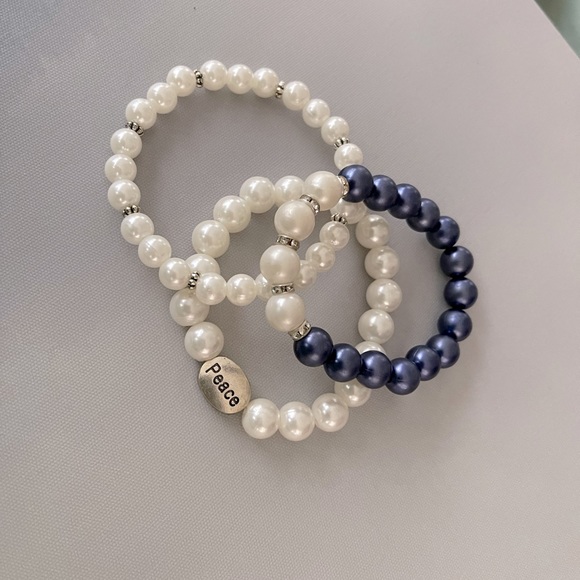 (3) beaded bracelets - Picture 3 of 3